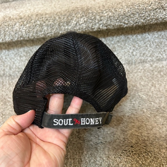 NWOT American Needle embroidered patch Bee Daring mesh trucker hat. Never worn. - Picture 2 of 7